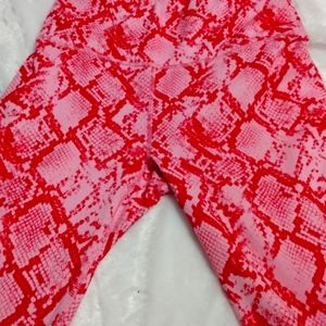 LADIES POWERHOLD SIZE SMALL ACTIVEWEAR LEGGINGS BY FABLETICS.